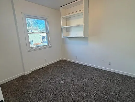 3 bed, 1000 sqft, $1,590 — Photo 3