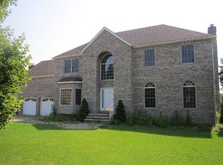 15 Woodridge Ct, Newton, NJ 07860