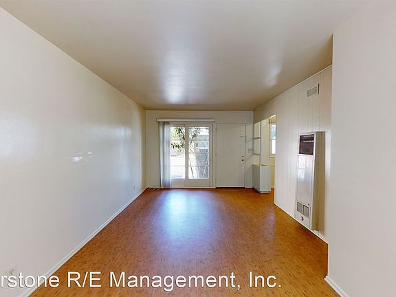 4th image of 429 N Los Robles Ave APT 4