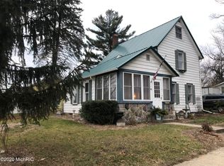 61 E Church St, Cedar Springs, MI 49319