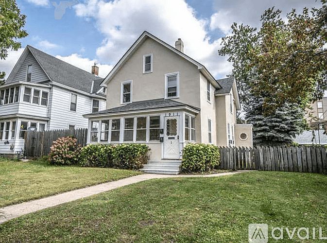 1st image of 1911 Jackson St NE #2