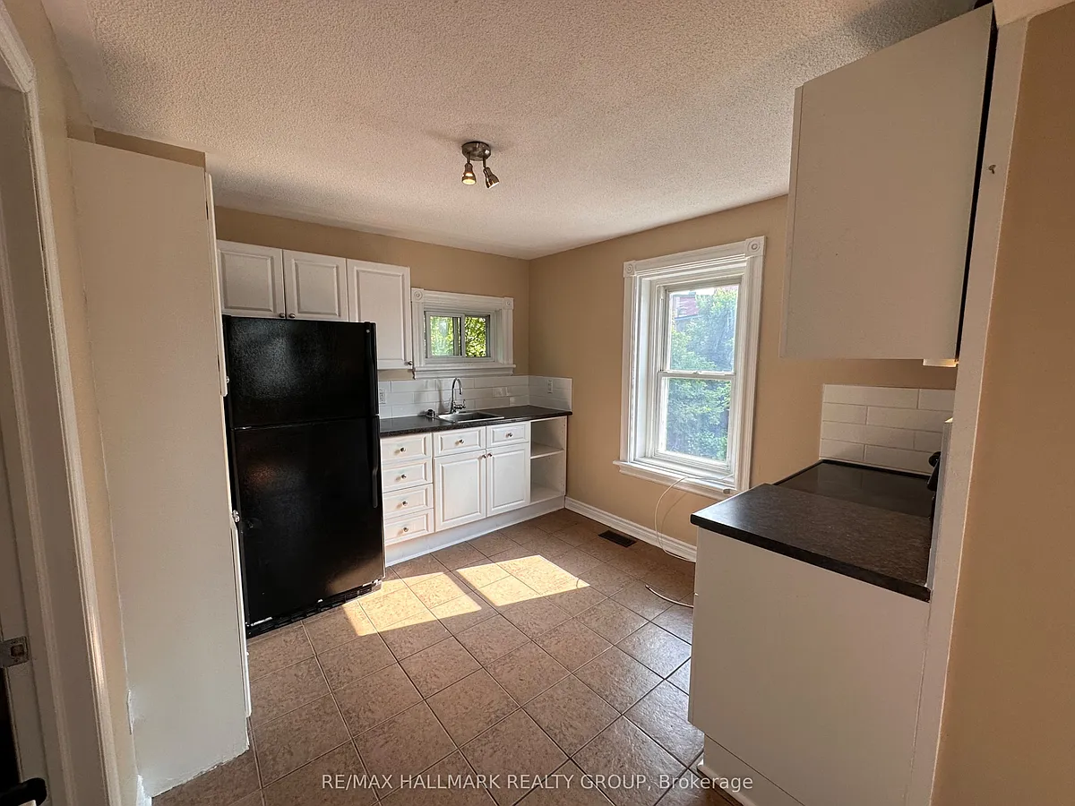 Building Photo - 1308 Shillington Ave #3
