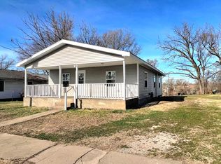 106 Pearl St, Monett, MO 65708