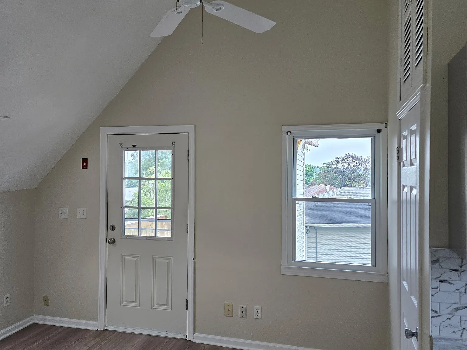1 bed, 1882 sqft, $1,300 — Photo 4