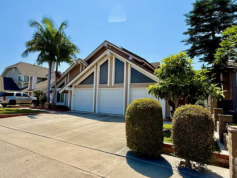 15338 Nantes Cir — Photo 2