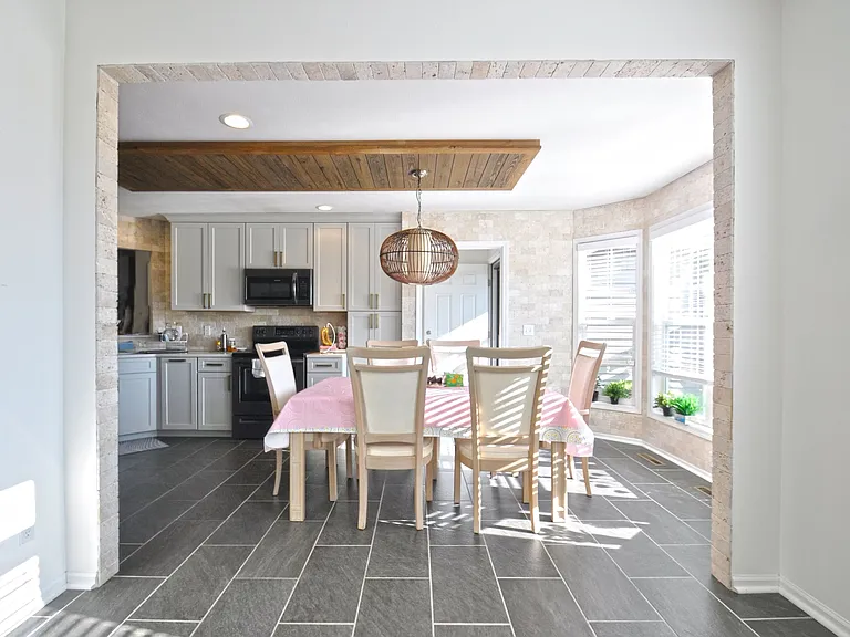 6021 Cottage Cir — Photo 8