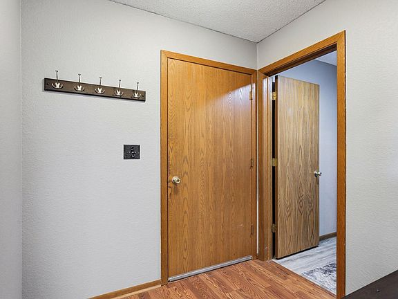 3rd image of 906 Galtier St