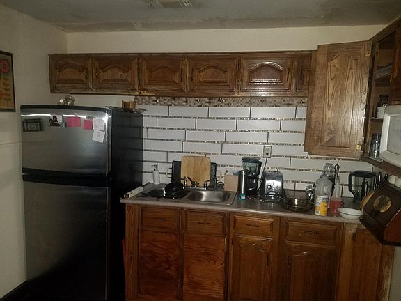 5th image of 427 N Oak St