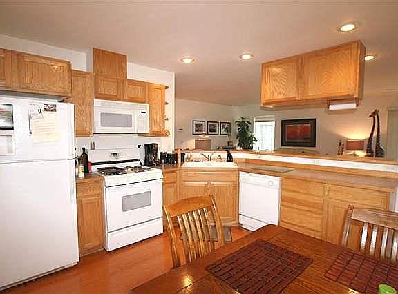 2nd image of 1117 Kinnikinnik Ave