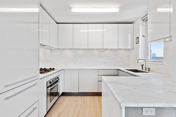 Rented by Halstead Real Estate | media 22
