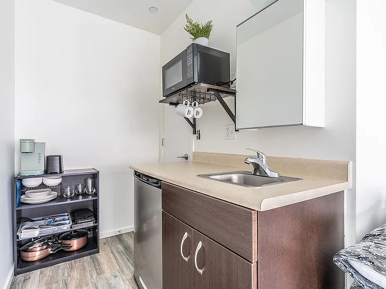 OneOne6 Apartments — Photo 13