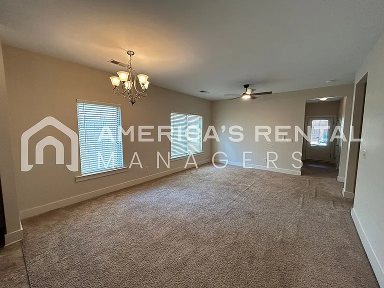 819 Kent Dr — Photo 14