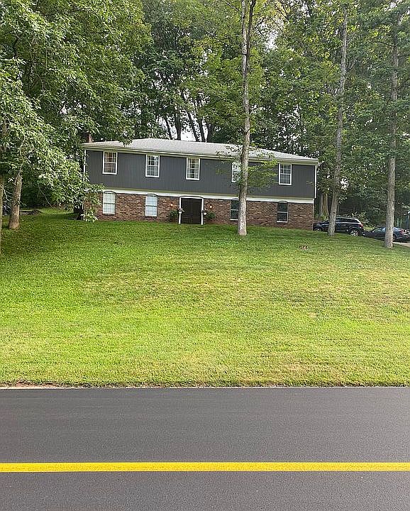 1st image of 128 N Hills Dr