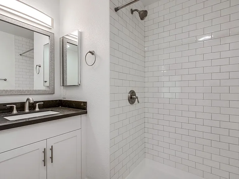 The Irving — Photo 28