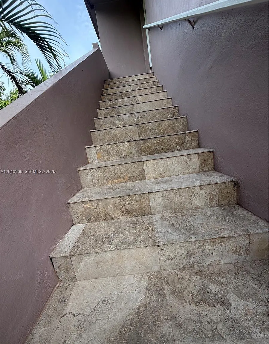Gables View — Photo 2