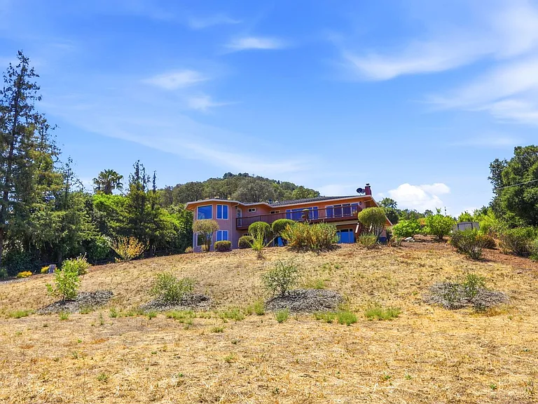 19563 Almaden Rd — Photo 7