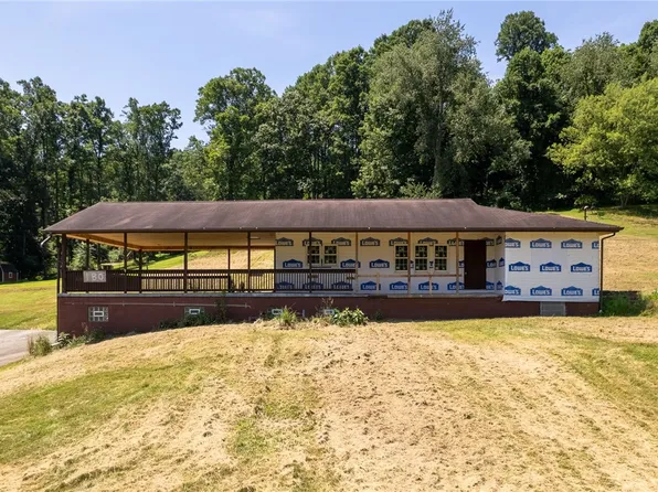 180 S California Dr, Coal Center, PA 15423