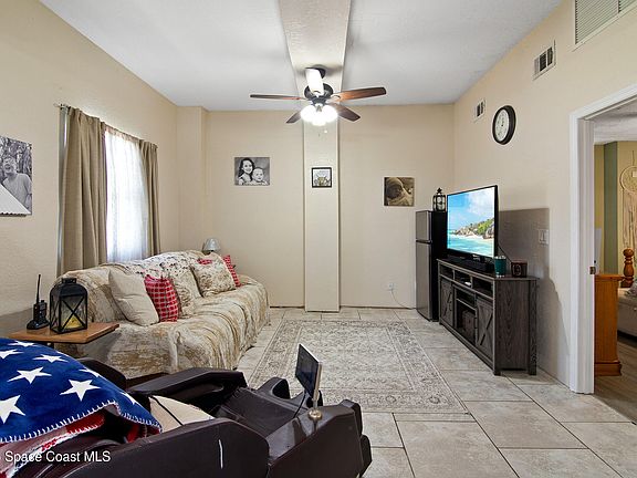 4th image of 6599 Bamboo Ave