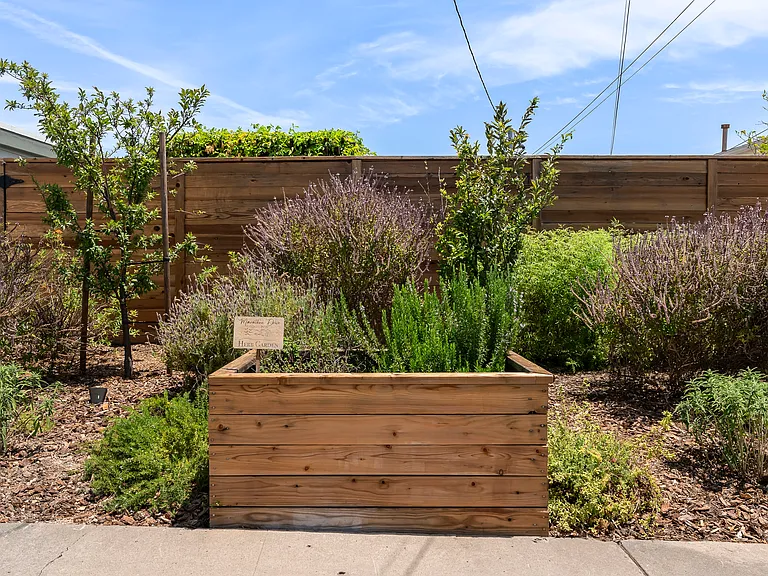 2771 Marathon Dr — Photo 5