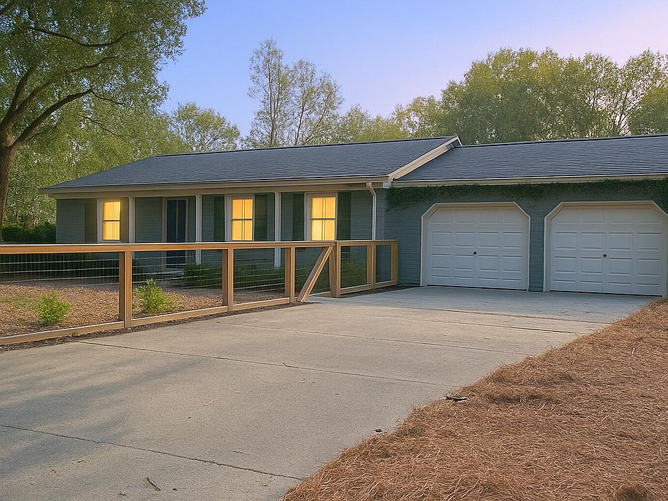 1st image of 204 Chucker Dr
