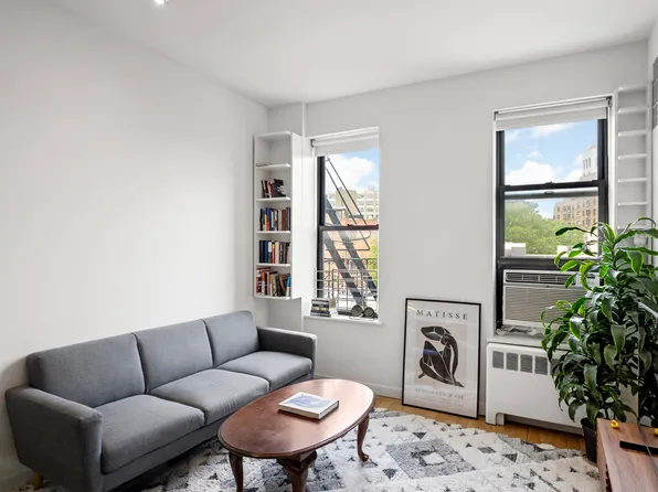 64 Macdougal Street image 1 of 14