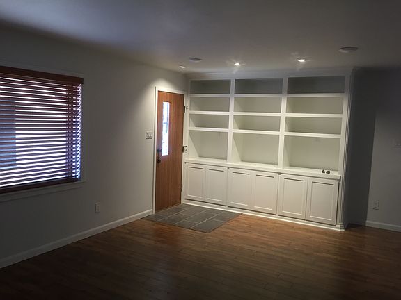 3rd image of 4922 Poinciana Dr