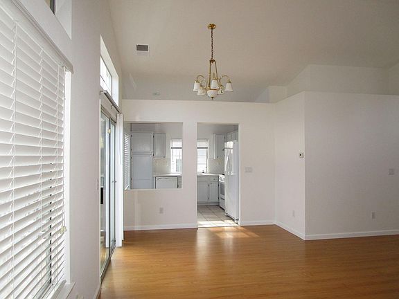 4th image of 5592 Crimson Cir