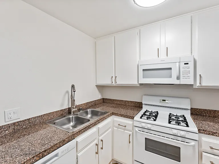 10376 Almayo Ave — Photo 37