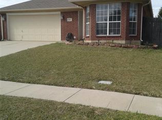 745 Ponselle Dr, Arlington, TX 76001