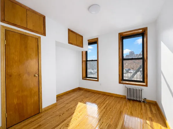 35 Henry Street image 1 of 7