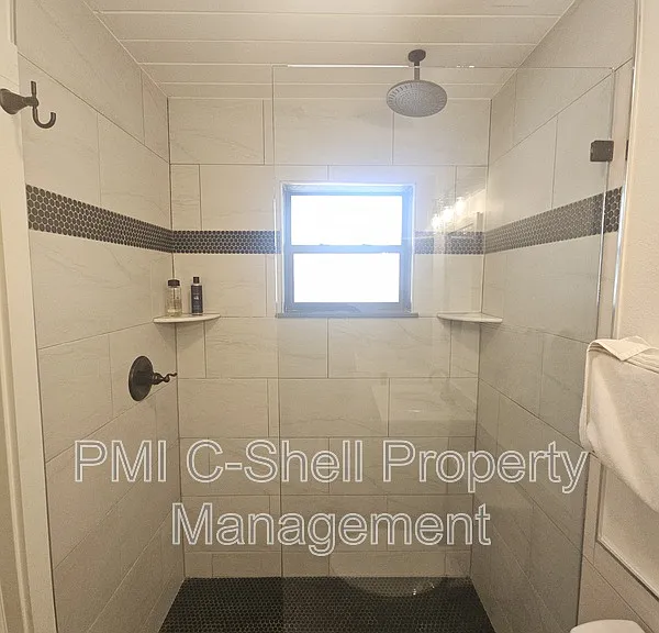913 W Hernandez St — Photo 10