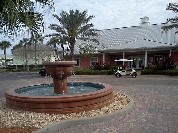 4th image of 207 Seahorse Dr SE Unit C