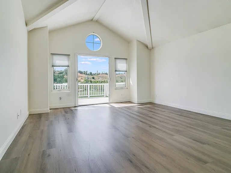 24241 Rue De Cezanne — Photo 25