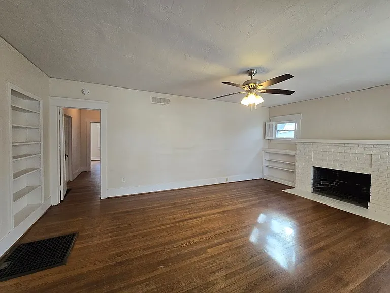 912 E Terrace Ave — Photo 3