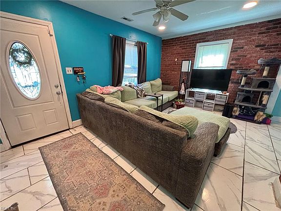 4th image of 8 Clover St