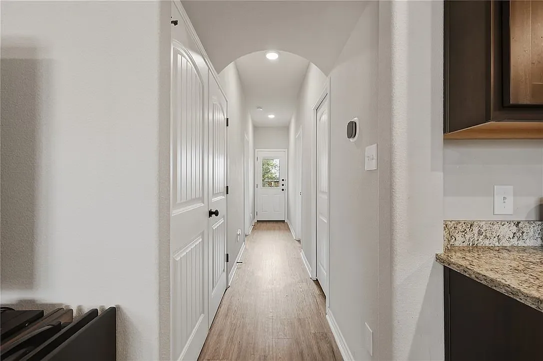 4 bed, 1853 sqft, $720 — Photo 4