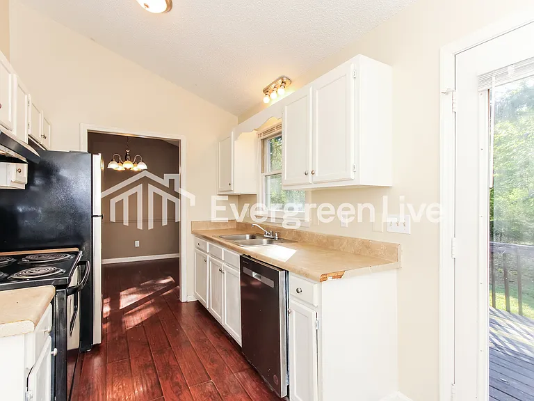 313 Netherland Dr — Photo 6