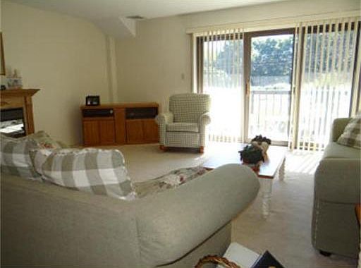 4th image of 292 Salem St APT 105