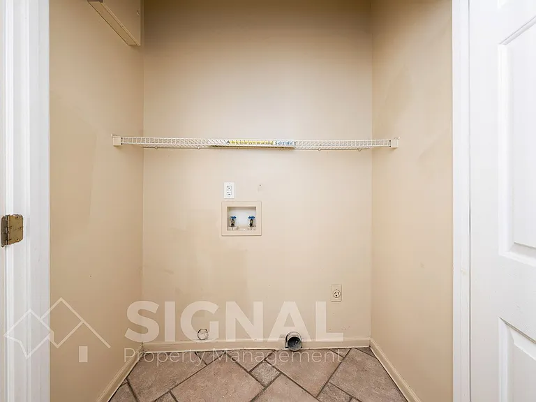 108 Spring Pl — Photo 23