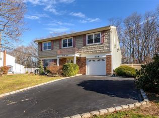 25 Lucille Dr, South Setauket, NY 11720