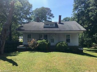 707 Summit St, Walnut Cove, NC 27052