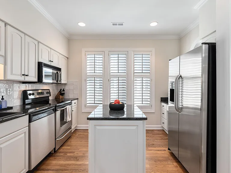 2116 Park Dr — Photo 11