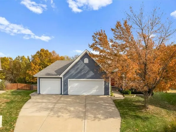 2007 NE 196th Pl, Smithville, MO 64089