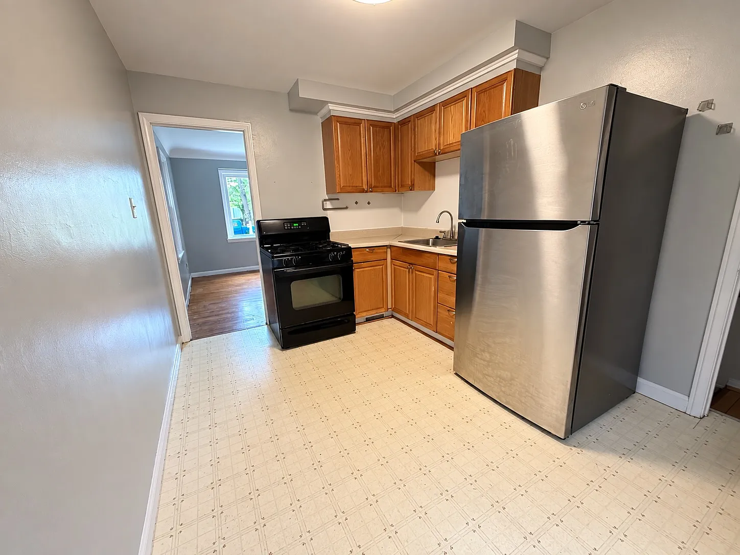 2 bed, 725 sqft, $1,600 — Photo 3
