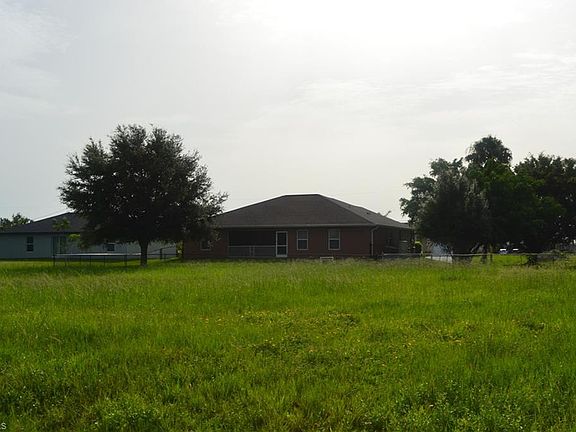 4th image of 129 NW 27th Pl
