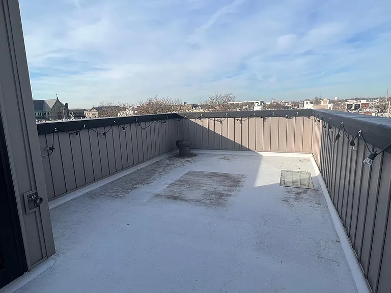 1333 S Dover St — Photo 24