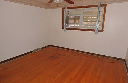 5th image of 15923 Drexel Ave