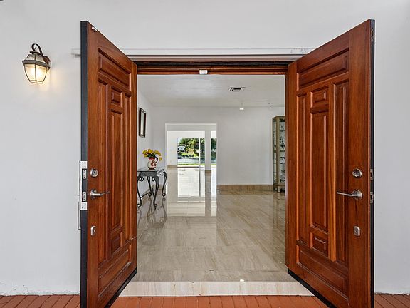 5th image of 14900 Egan Ln
