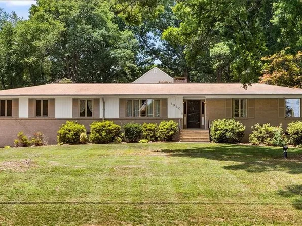 1910 Stanley Rd, Greensboro, NC 27407