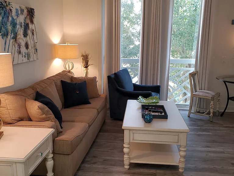 Bright and Airy with resort view